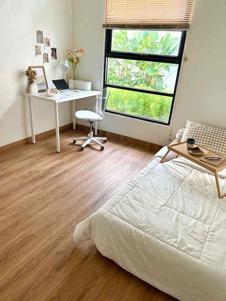 Ruangan kamar yang abis dimakeover dan didekor tipis-tipis…
Kira-kira enaknya ditambahin apalagi yaaa?

#kamaraesthetic #kamarminimalis #bedroominspo #bedroomidea #mejabelajar #ikea #bogor
