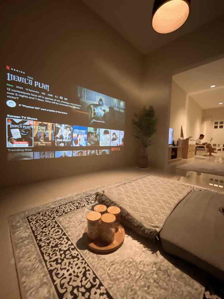 movie date night dirumah ajaaa! tinggal pake proyektor & siapin popcorn kelar deh hihi
#casaralia #movienight #rumahminimalis #ruangsantai #movieroom