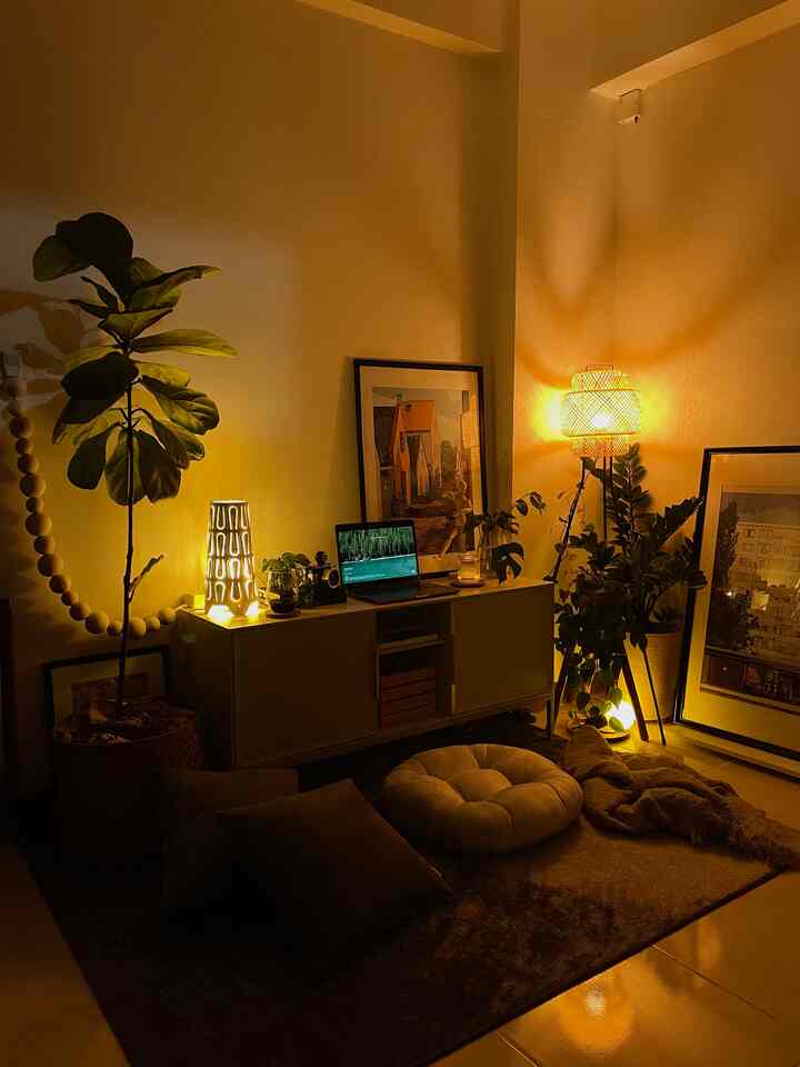 Lampu yang hangat membuat suasana malam semakin nyaman 🍃✨💫
#ruang tamu #tinyapartment #warmlight #ikea #ruparupa #ruangtamu #lampumalam