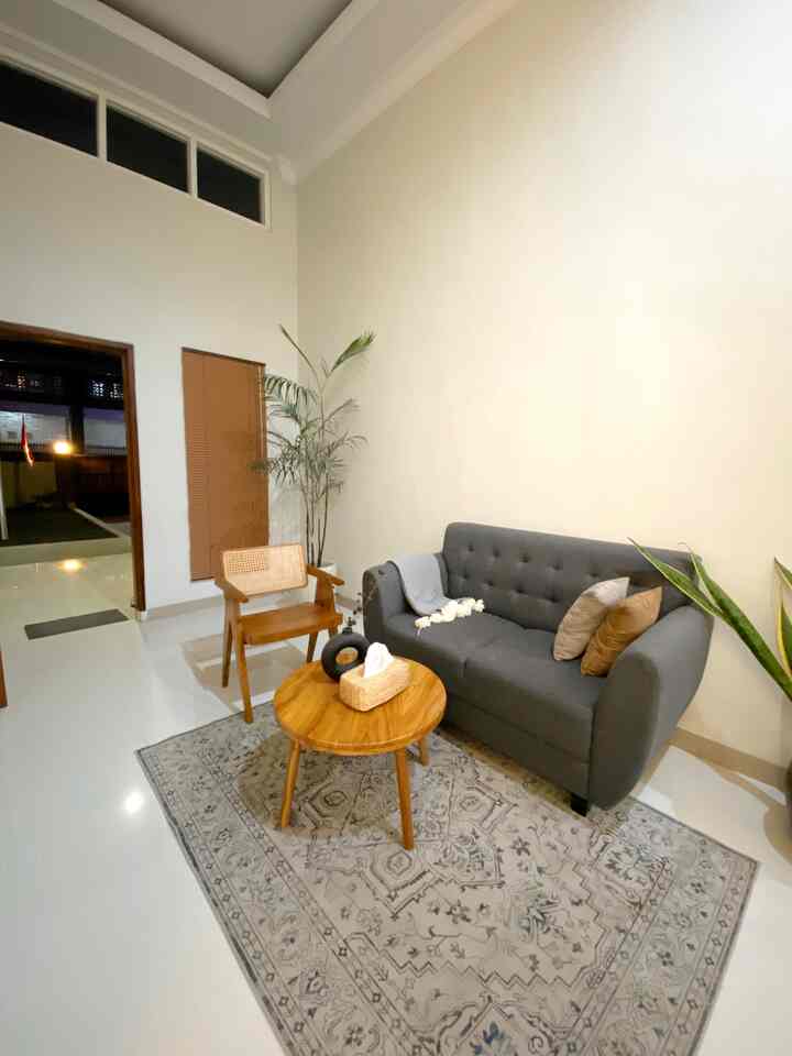 Area living room , area untuk menerima tamu. Berukuran tidak terlalu besar, dengan konsep minimalis modern

#livingroom #homedecor #livingroomdecoration