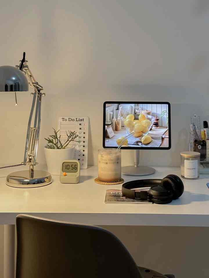 meromantisasi 🌸

#dekorasi ruangan #aestheticroom #desksetup #hyeprili #IKEA