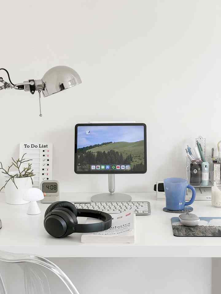 [Situasi Meja] Suasana Hijau & Biru 🍃🪼

#deskinterior #workspace #desktop #minimalis #ikea