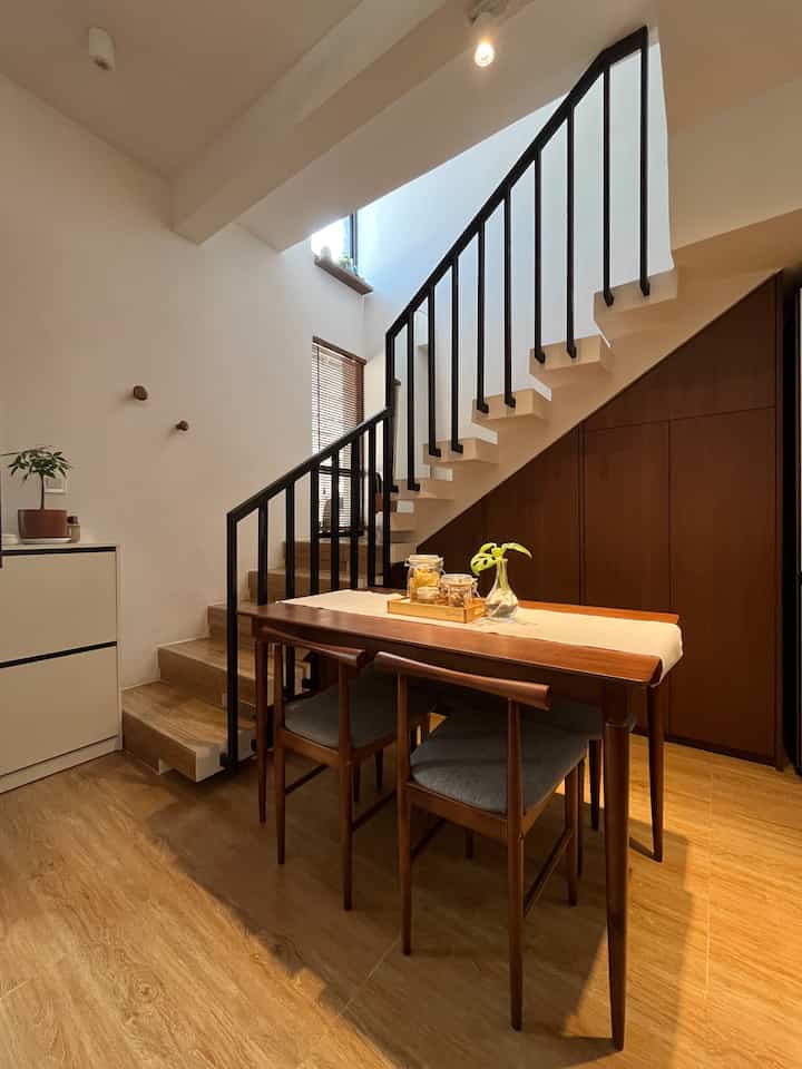 • Dining Table •


Mood Laparr 🤤
Semoga bisa konsisten selaluu ~ makan di meja makan 😂

#diningtable #inspirasidining #kibouichi #50sqm #tinyhouse #rumahmungil #karawaci