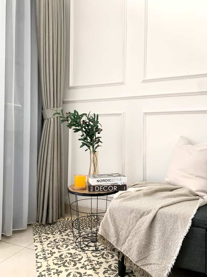 Living Room Corner ✨

Minimalist living room corner with a minimalist round table combination.

#livingroom
#livingroomcorner
#livingroomstyling
#homedecor
#minimalist
#clusterhouse
#decorlowbudget