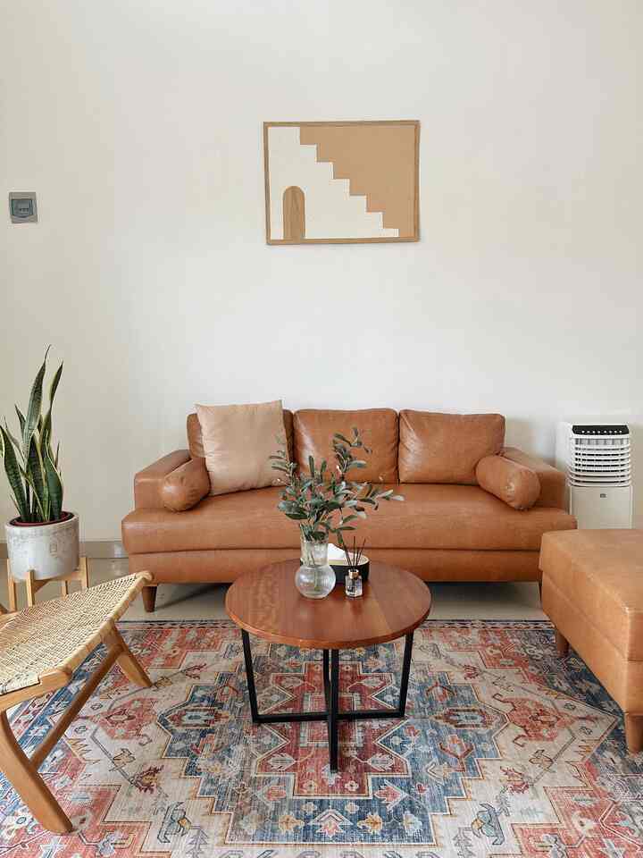 Happy weekend tetangga online… 
Ruang tamu minimalis ini kosong aja nih, sini yuk bertamu 🤗 

#ruangtamu #livingroom #minimalis #bogor #homedecor #dekorasisederhana #inspirasiruangtamu