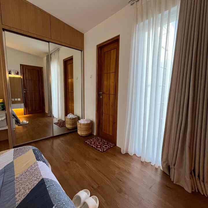 Masih di master bedroom yang minimalis tapi tetap cozy 💕

#bedroom #masterbedroom #cozybedroom #kamarminimalis #minimalis #japandi #inspirasikamar