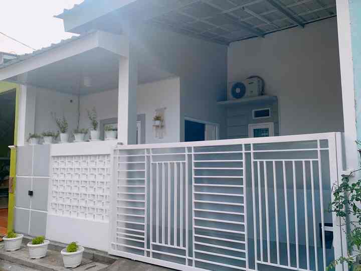 Inspirasi pagar tembok fasad, dominasi warna putih dan abu


#minimalist  #rumahdeveloper  #Tangerang #rumahmungil #ceritarumah_yr #dekorasilowbudged 