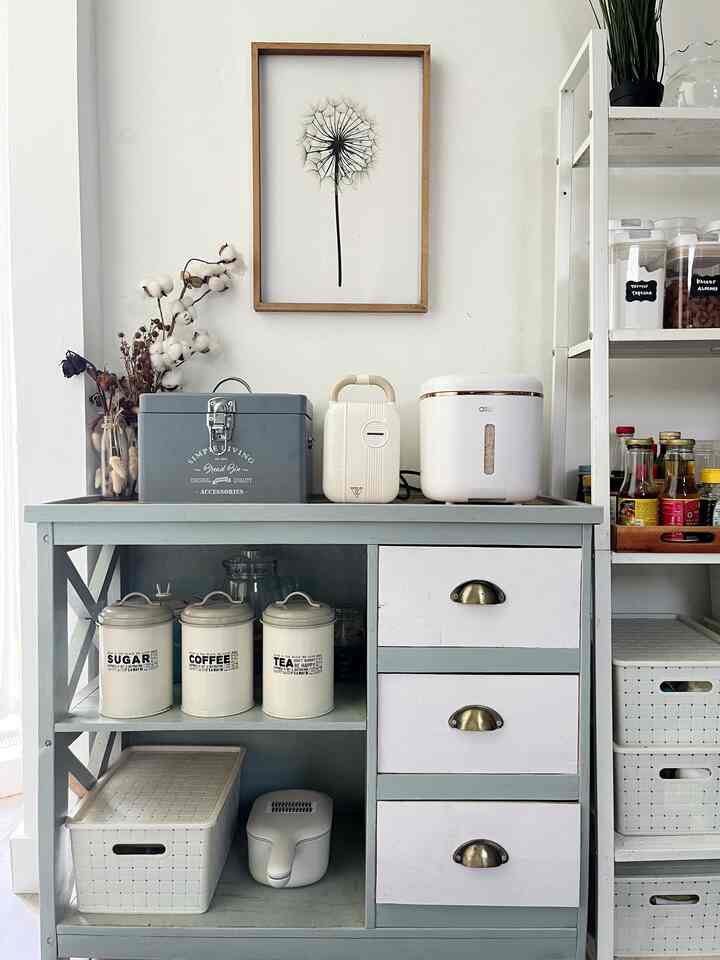 Vintage itu abadi, selalu indah.
sisi lain dapurku #kitchen #dekorasidapur #vintage #farmhouse #rumahyasmine #yasminehome