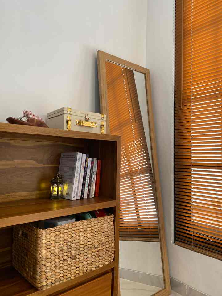 Kayu dan putih ✨
#japandi #storage #mirror #homedecor #scandinavian