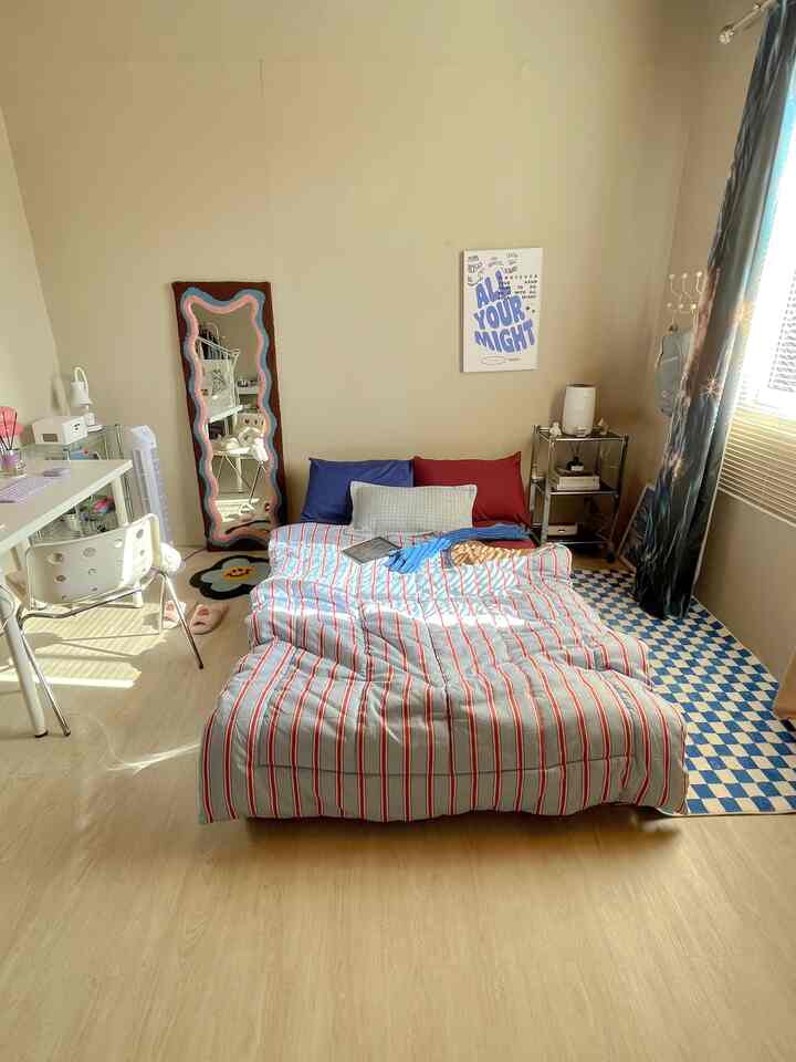 kamarku yang penuh warna🤎🩵❤️🤍🩷

#BringColorsToMyHome #HomeColorPalette #HomeColorDesign