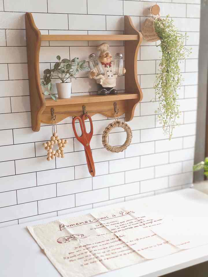 Ada yang baru di pojokan , rak ala korea cocok ditempatkan dimana saja , ruangan seketika menjadi estetik 😀
#koreastyle #kitchenbach #corneridea