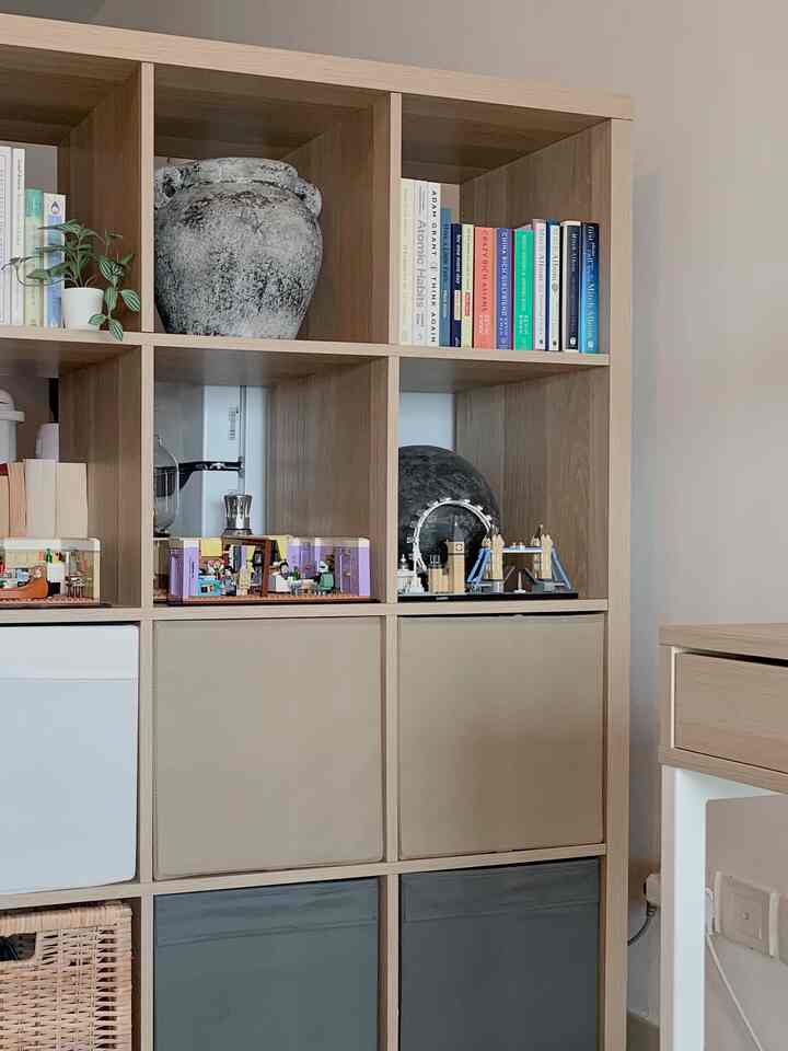 My colorful KALLAX.
#ikea #kallax #shelf #rakbuku #japandi #apartemen #minimalis