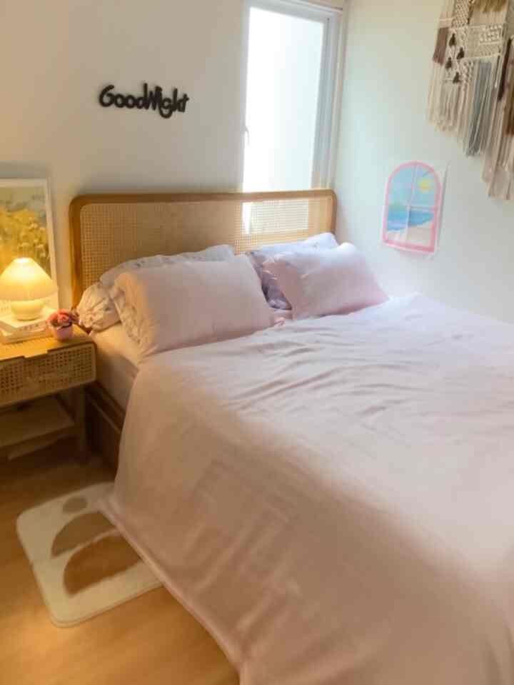 Night vibe in bedroom

Cahaya warm dari lampu tidur bikin ruangan bikin nyaman. Tidur pun bisa lebih lelap



#kylehome #nightvibe #bedroom #koreanlamp #smallbedroom