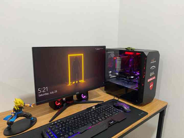 Merakit PC gaming bisa dibilang merupakan investasi teknologi terbaik yang dapat kita lakukan 🖥️✨

#BuildGamingPC #rakitPC #GamingPC #Gamingroom #DeskSetUp #Tilahamo #Minimalism #AOC #InspirasiDeskSetUp