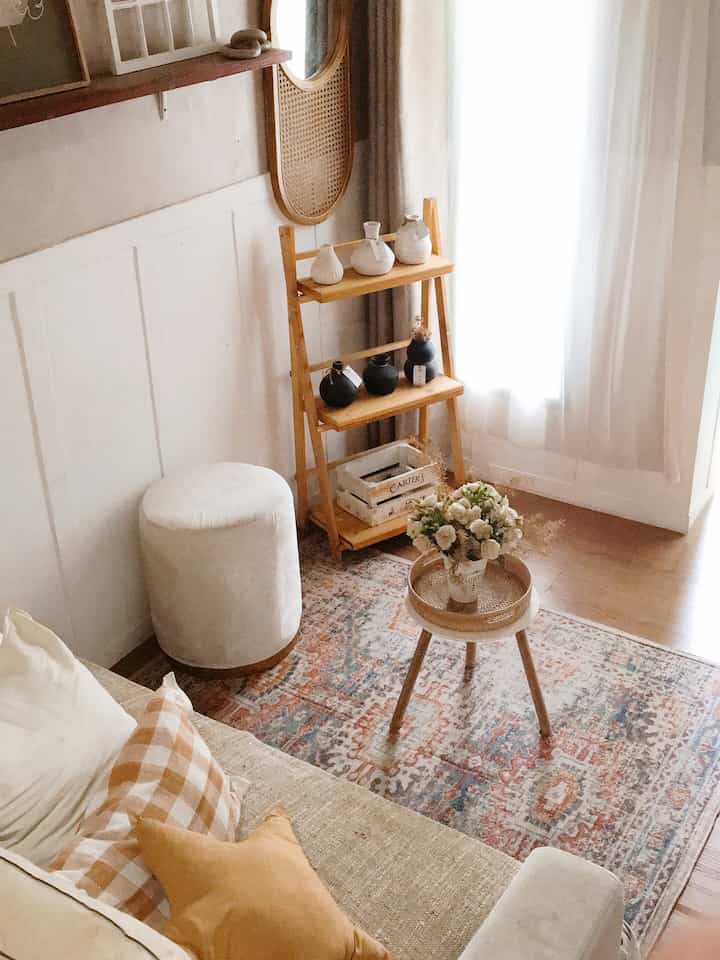 My Living Room minimalis manis 🤍

Ruang estettik setelah ruang mudroom, banyak ide menata di sini, sofa bisa d geser sana sini, tetep enak aza di liat nya, 

Ide mendekor/ menata kali ini ;
* Geser letak sofa menghadap ke depan rumah, krn yg biasa nya menyamping sebelah dinding,
* ngide susun storage sebagai box pojok, bisa berfungsi meja sudut ya....kasih vase bunga👏👏(slide 2) 🥰😀 suasana ruangan jd berbeda n
* dekorasi simple, ruangan terlihat luas

Gimana? Semoga menginspirasi ya 🙏😍

#liveslowly #livingroom #scandinavian #japandi #homedekor #idedekorasi #lowbudget #sudutruangan #ruangtamu #ruangtamuminimalis #mejasudut
