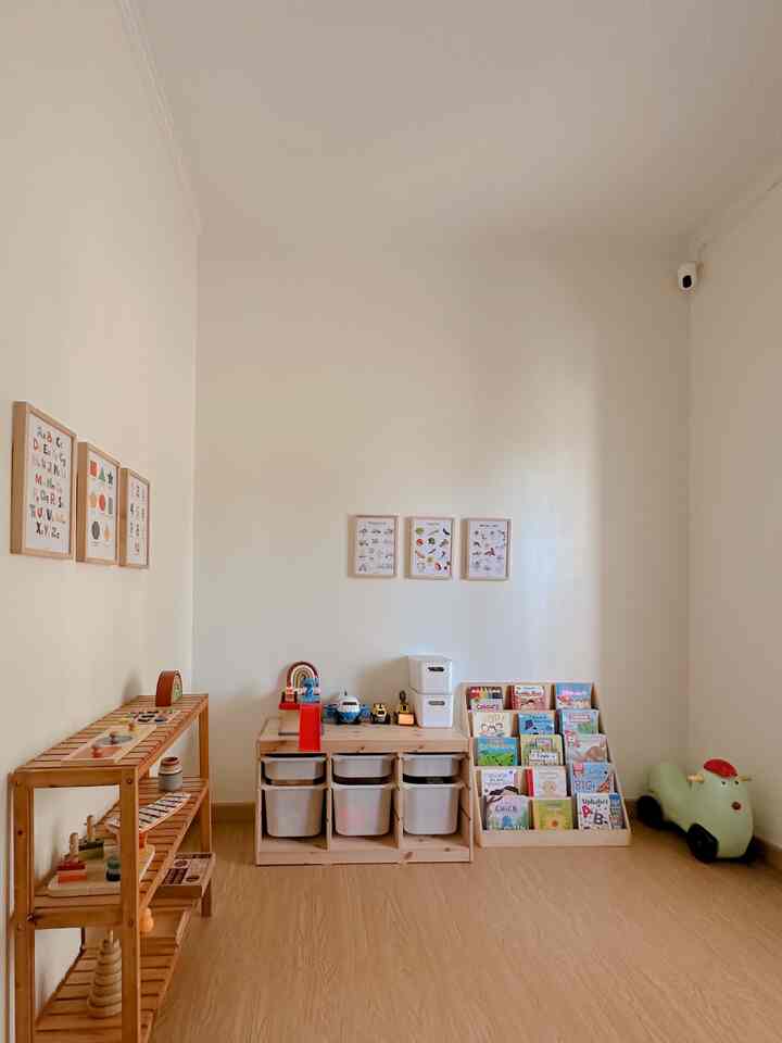 Happy Sunday!

Ini dia #playroom anakku yang lagi rapiii hehe. Alhamdulillah bisa ngasih satu ruangan di rumah buat anakku eksplor mainan-mainannya. Harapannya sih biar mainan ngga berantakan di tiap sudut rumah 😆 walau susah ya bunddd.

Gapapa, yang penting happy semua 🤎

#kidsroom #play #homedecor #homeinspiration #homesweethome #homeideas #instahome #instadecor #desainrumah #interiordesign 