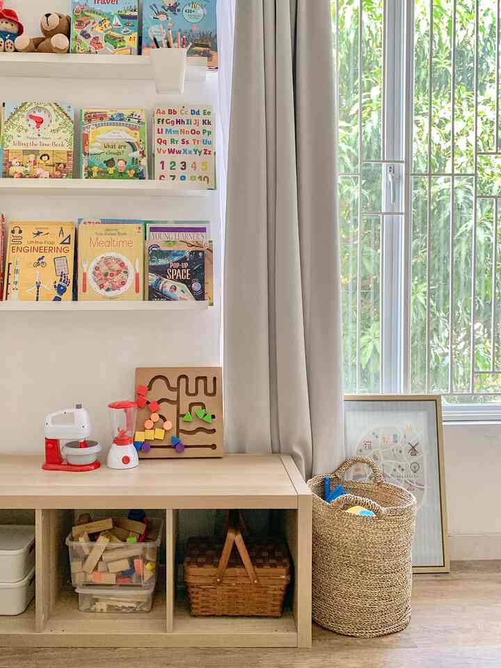Our playroom evolution..

Design playroom tidak pernah membuat saya bosan karena akan terus berubah seiring pertumbuhan dan perkembangan anak-anak. Dari nursery room menjadi a big kid room. Agar budget maksimal saya memilih storage yang bisa dipakai lama. Sudut playroom seperti ini bisa dipakai hingga anak masuk elementary school. Next project adalah membuat meja belajar dengan komputer sekaligus area crafting dan membaca..

#minimalist #playroom #kidsroom #kamaranakminimbudget #roomdecorinspo #aesthetichomedecor 