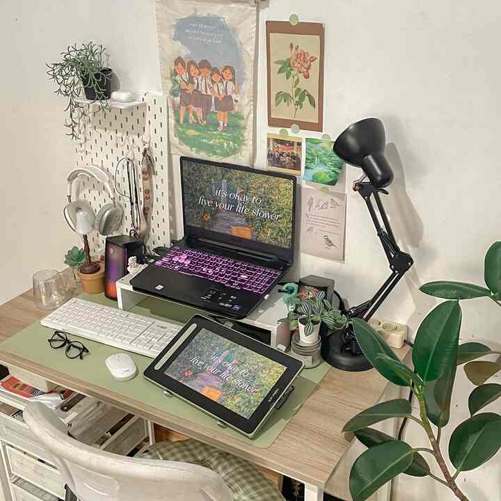 tata letak baru 🫶🏻😽

#desktop #desksetup #homeoffice #boyunderthewillows
