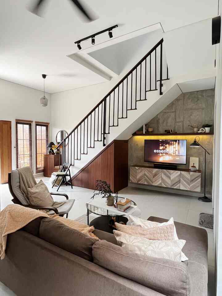 Minimalist! #livingroom #minimalist #minimalis #livingroomideas #ideruangkeluarga #industrial #ruangpermainan #tangga #homestagram 