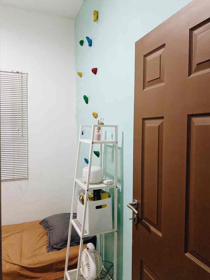 Kamar anak dengan nuansa full color 

#bedroom #kamaranak #fullcolor #kids #8sqm #wallclimbing