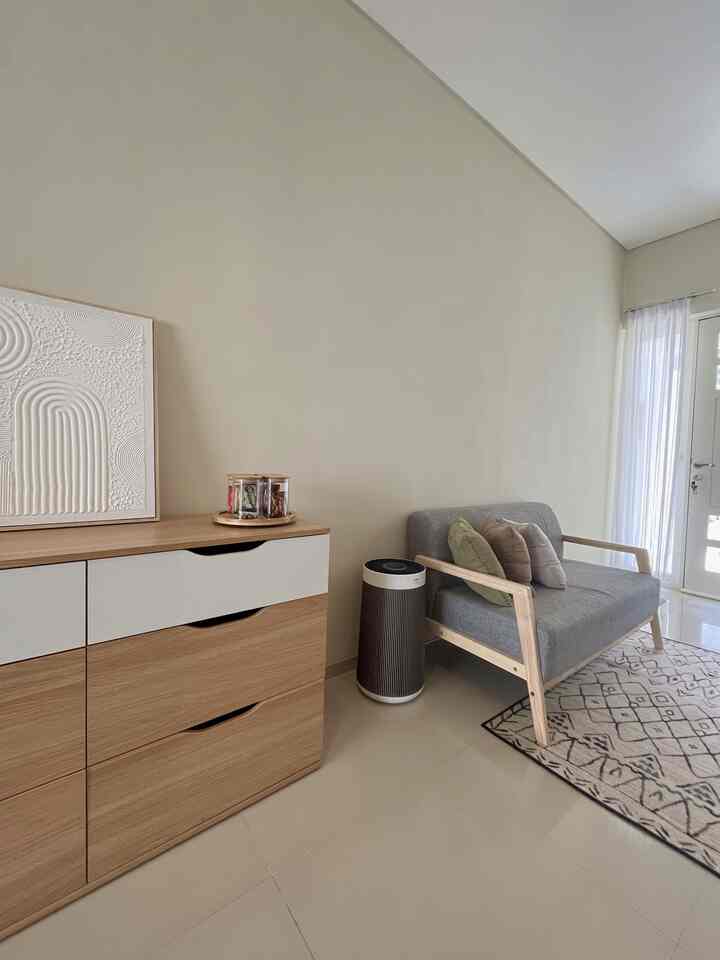 Karena berita tentang pencemaran udara yang ahir ahir ini sedang marak, kita memutuskan membeli air purifier ini, bentuknya yang melingkar 360 derajat sangat efektif untuk membantu meningkatkan kualitas udara dirumah. Harapan kita semoga lekas membaik ya untuk situasi diluar sana🤎✨ #airpurifier #japandi #rumahminimalis #ruangtamu #casaralia