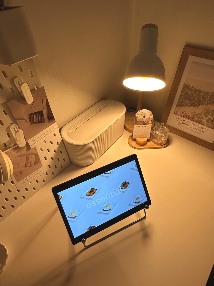 short form carousel card thumbnail