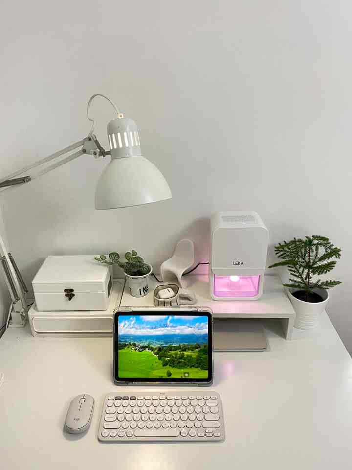 Pengaturan meja🌿

#minimalis #desksetup #mejabelajar #decorlowbudget #mejakerja #desktour