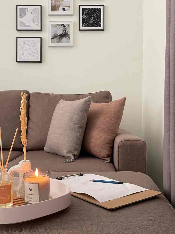 Sudut pandang lain di ruang tamu. 🩶

#livingroomcorner #sudutestetik #idedekorasi #dekorasilivingroom #taupebrown