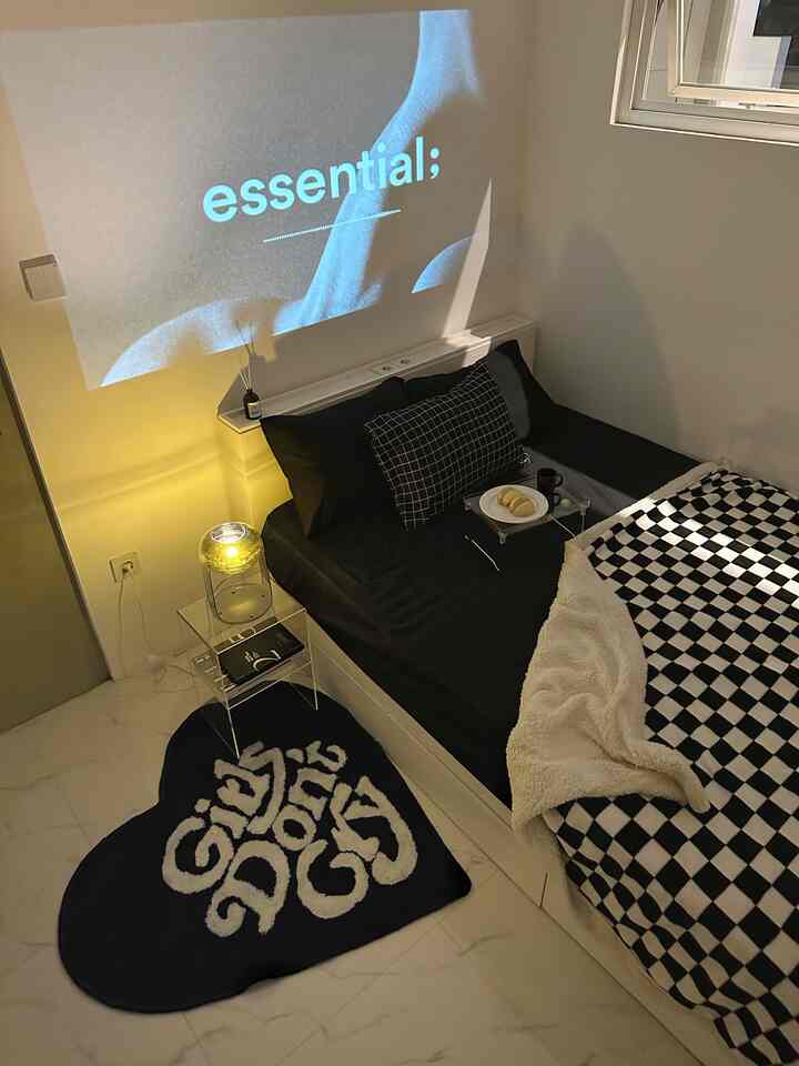 Bedroom Black White

Kamar Angkahouse bertema monochrome, masih bertema minimalist sehingga tidak banyak perabotannya


#cozybedroom #dekorasikamartidur #inspirasikamartidur #bedroom #homedecor #minimalist #angkahouse #monochrome #72sqm 