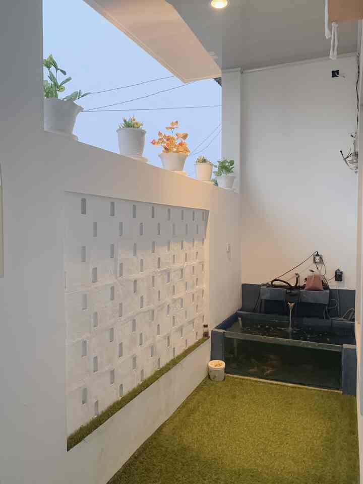 Memanfaatkan lahan super mini jadi spot ternyaman untuk ngopi syantik 😍

#teras #terasmini #tamankecil #kolamikan #dekorasitamankecil #dekorasirumah 