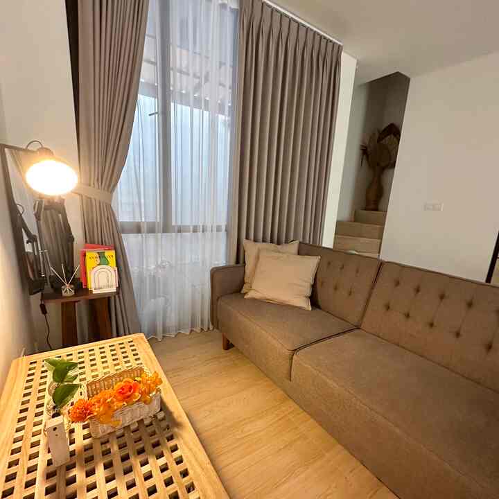 Rotasi living room biar ada suasana baru

#livingroom #simplelivingroom #mejaruangtamu 