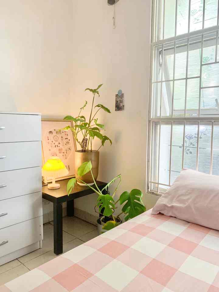 Bring colors to your space…this is our first pink 🌸

Guest room revealed. Menghadirkan nuansa pink dalam rumah minimalist. Design yang sangat simple agar terkesan clean dan tamu yang datang tidak begitu bingung untuk menaruh barang-barang bawaan. Ketika kakek nenek berkunjung mereka bisa menata baju di laci storage yang sudah saya siapkan. Satu side table saya rasa cukup untuk lampu tidur dan electric charger. Tanaman bisa membuat kamar terasa lebih sejuk biar betah yaaa kaan..^^

#BringColorsToMyHome
#HomeColorPalette
#HomeColorDesign
#guestbedroom
#kamartamu 