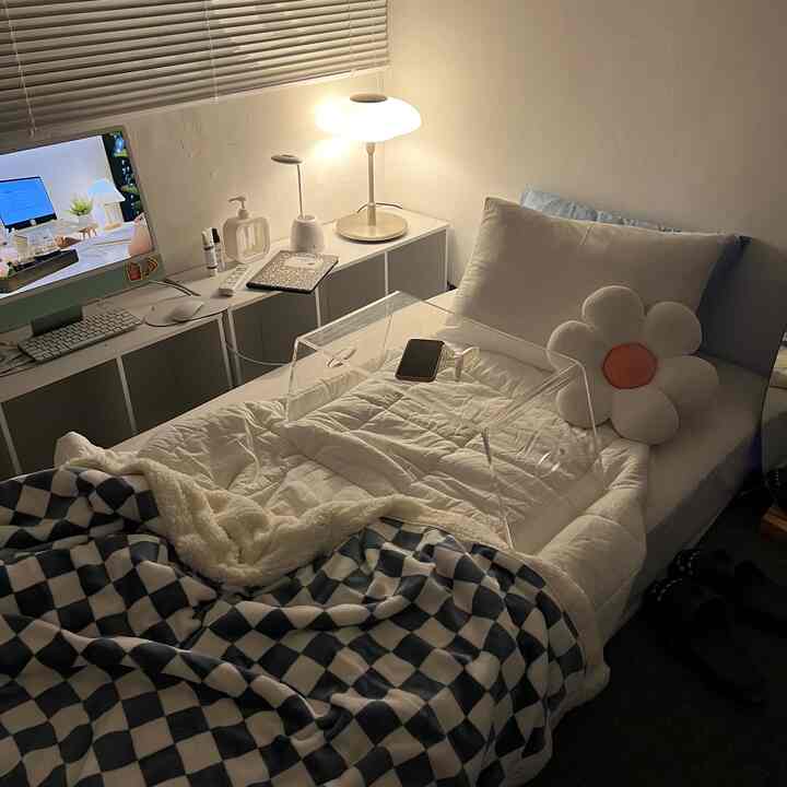 Mode malam di kamar mungil 3x2.5 🌙✨ #nightmode #bedroominspo #roomdecorinspo #koreanbedroom #koreanaesthetic #selfinterior