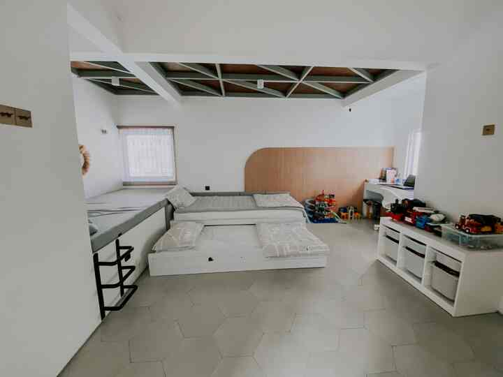 Kids bedroom yg warnanya tetep ngikutin warna rumah, karena takut udah besar mereka menyesal warna warni 🤣
Warna longlasting aja jadinya yg dipake.
#yihouse #rumahestetik #contohiderumah #kamaranak #ikea 