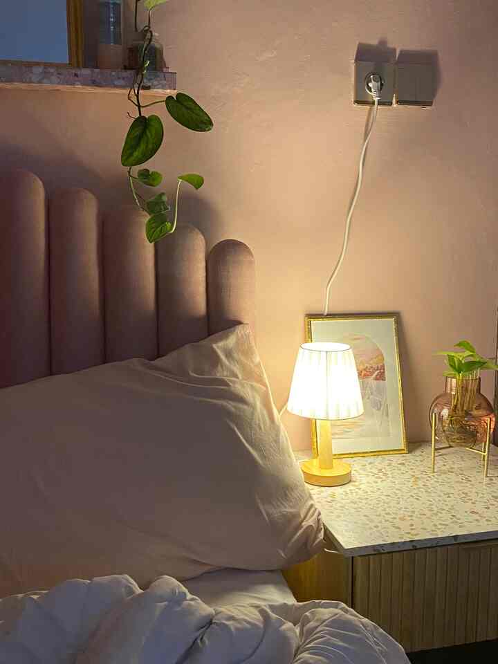 Suasana kamar tidur yang terinpirasi dari interior cafe di Bandung🌛✨

#kamartidur #cafeinspired #artdecocontemporary #homedecor #terrazzo