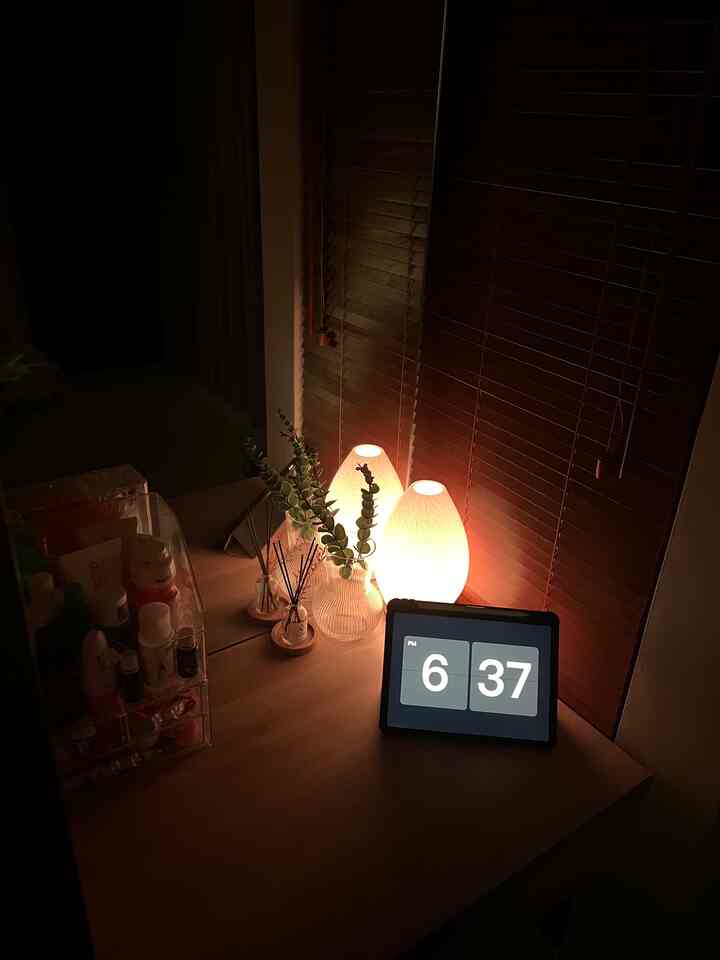 Simple Vanity room di rumah dalam suasana malam hari #inspirasivanityroom #dekorasivanityroom #simplevanityroom #nightmood #nightvibe