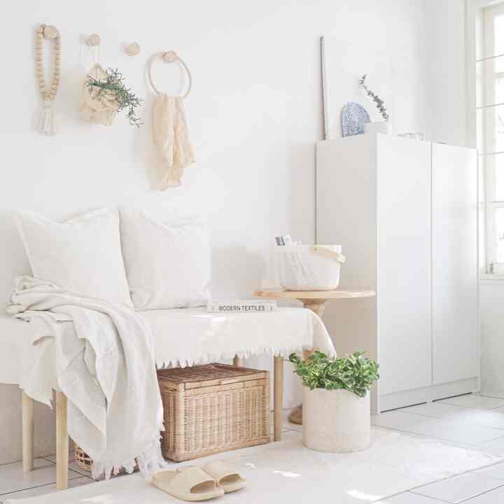 Reading nook di salah satu sisi ruang tamu #BTNOASeason4