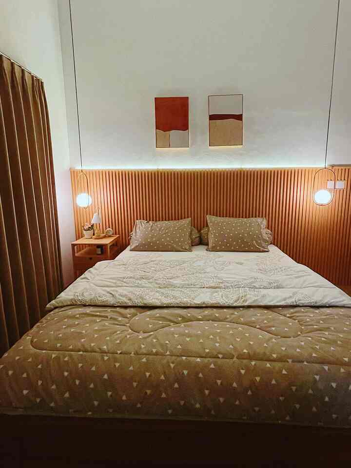 Kamar tidur di malam hari🤎
#kamar tidur #mainbedroom #bedroomdesign #bedroomdecor #bedcover #bedroomatnight #bedroominspo #rumahcluster #housewithchildren