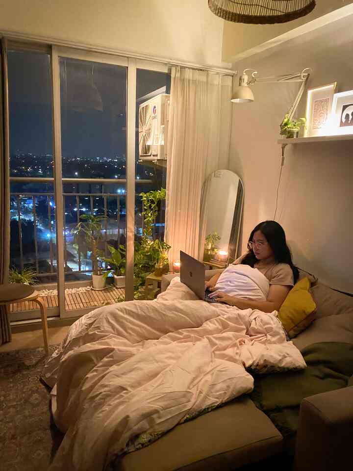 Ritual Malam✨
Cahaya Suasana Hati yang Hangat, Aromaterapi, Tanaman Hijau, dan Sudut Nyaman adalah surga bagi jiwa saya🤍
#hidup perlahan
