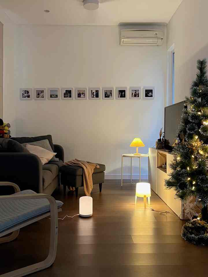 Christmas already? 🫢
Short throwback cause too much love for this ambience when we have a medium xmas tree around living room! #livingroom #nightvibes #bedroom #bedsidelamp #kitchen 