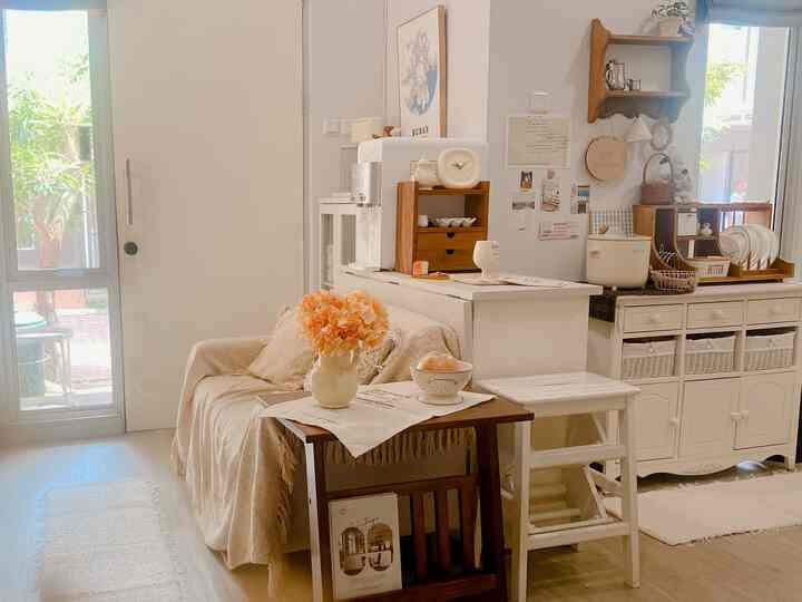 Open Space Kitchen Dinning aku terapkan di rumah compactku, karna sangat minimalis satu”’ya cara untuk mensiasatinya makan dengan menggunakan island table , juga kursi yg bs merubah fungsi jd tangga dapur jadi hemat space #kitchenroomdecor #kitchenideas #kitcheninspiration