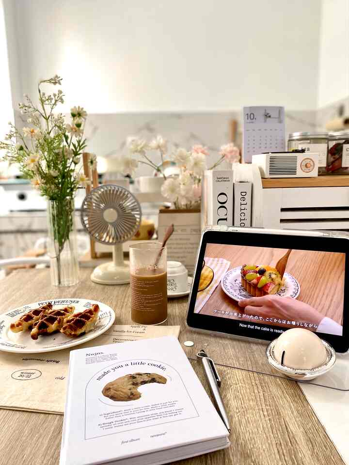Morning breakfast ☀️

Beberapa barang dekorasi yang membuat tampilan meja makan jadi lebih aesthetic. Sarapan dengan piring dan gelas ala home cafe ☕️

#diningroomdecor #aesthtetic #inspirasiroomdecor #rumahmungil #japandistyle