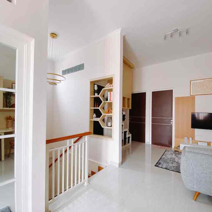 #ruangsantai
#rumahminimalis
#ruangtvlantaiatas
#ruangtv 
#minimalis 
#homedecor

Ruangan ini ada di atas. Kadang jika tv di bawah dipakai pak suami nonton motogp, ganti kids disini nonton yutup 😁 