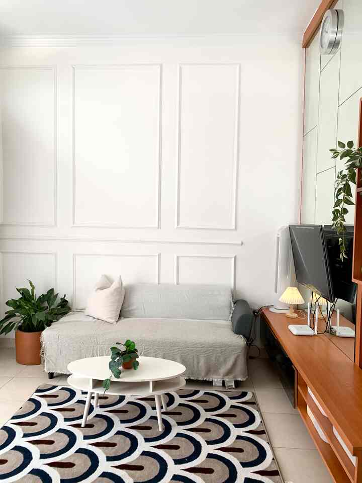 Living Room ✨

Area yang menjadi pusat kegiatan anggota keluarga. Area yang kami desain seminimalis dan senyaman mungkin. Terdapat backdrop TV sekaligus partisi yang menjadi focal point di ruangan ini. Partisi yang sekaligus menjadi rak dekoratif agar tidak monoton.

#livingroom #livingroomdecor #livingroominspiration #backdroptv #partisikayu #minimalist #whitewood