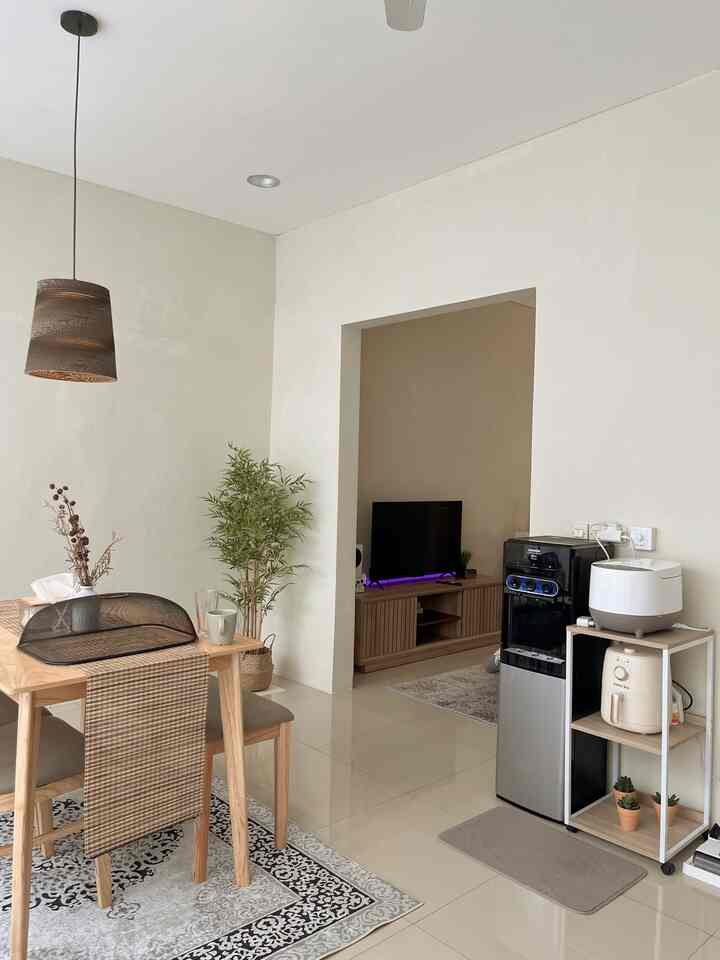 Update situasi ruang makan kita beserta printilannya 🫰💛 #japandi #casaralia #ruangmakan #rumahminimalis #dapurminimalis #mejamakan