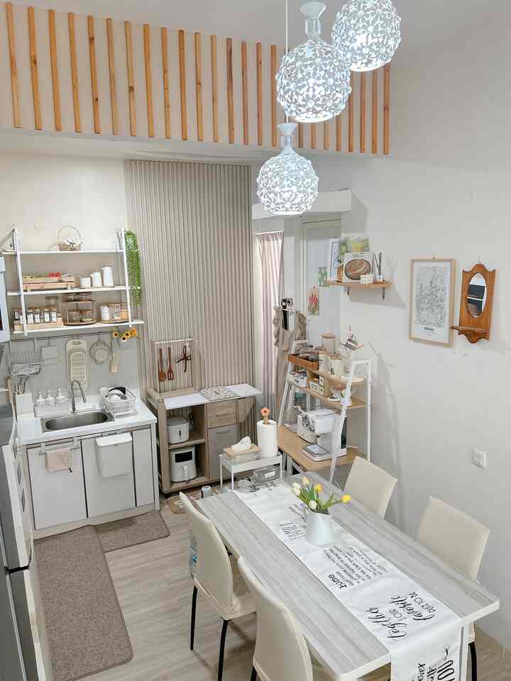 untuk dapur minimals ini aku tambahkan wpc di dinding agar keliatan luas dan untuk vynil aku berikan tone yang sama agar lebih hidup aku pasang lampu 3 in 1 
#kitchenstyling
#kitchendecorideas
#kitchenmakeover
#inspirasidapurminimalis
#idedkorasidapur
#japandistyle
#rumahminimalis