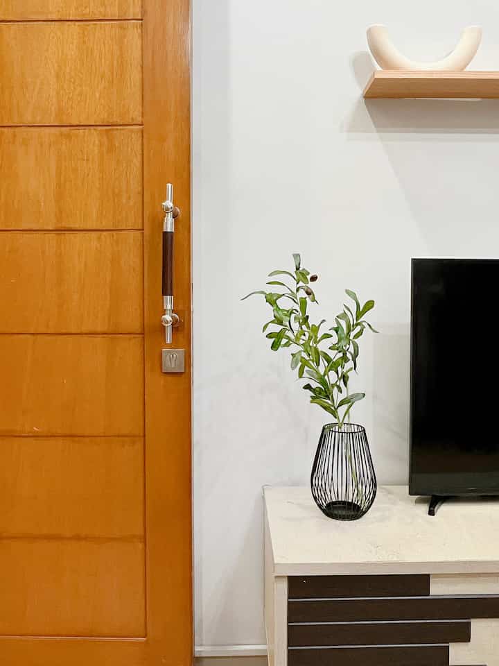 Assalamualaikum, postingan pertama tentang rumah mungilku, pintu masuk utama kita 🏡
.
.
.
#dekorasi rumah #inspirasirumah #homeinspiration #doorinspiration