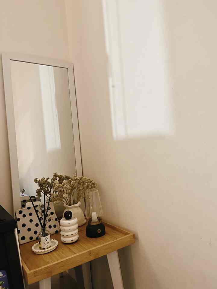 night vibes 🫶🏻

Kamar tidur mungil yang sebisa mungkin di dekor dengan nyaman. Karna kamar tidur adalah tempat dimana bisa melepas lelah dari seharian beraktivitas ☺️

#kamarmungil #dekorasikamar #bedrooms #kamartidur #kamarmandiutama 