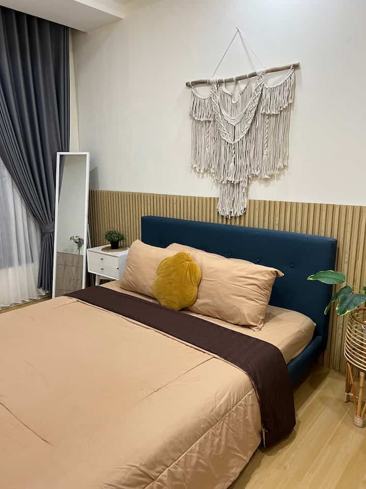 Tinggi ruangan dengan ukuran 3x4meter
. . . .
. . . .
#komite
#gaya Jepang
#informasi
#3x4meter
#jepangdi
#earthtone
#mishahome
#12 meter persegi
#lena_marlina