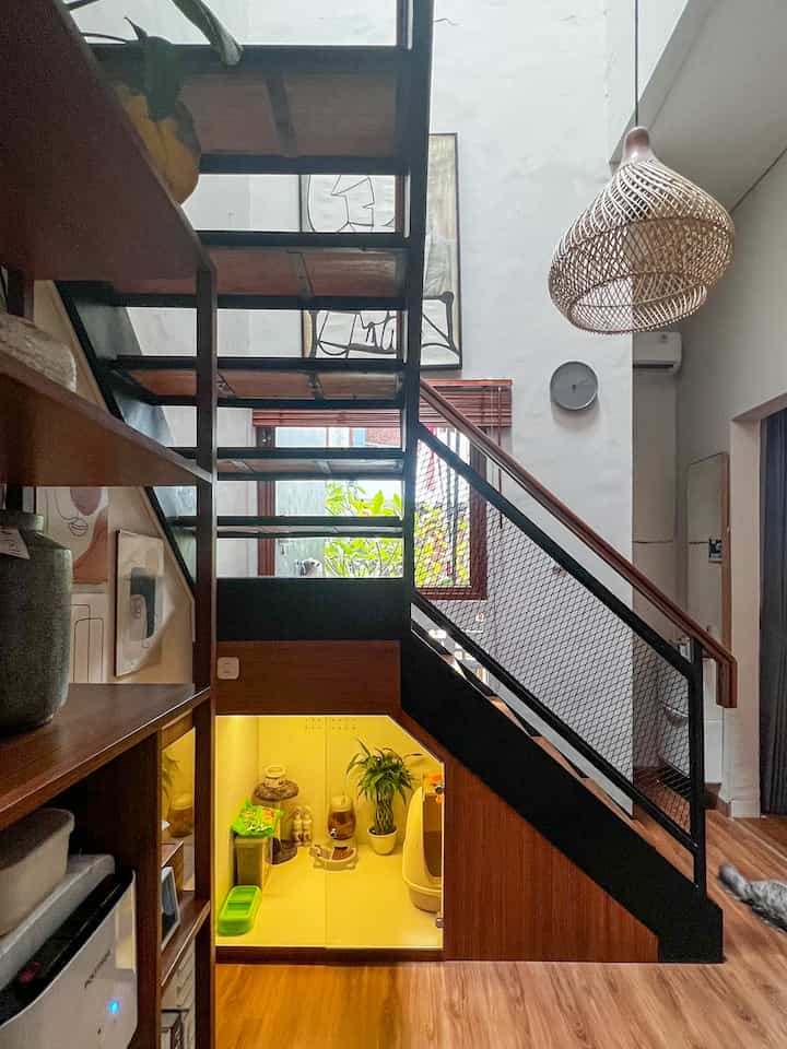 Anak-anakku saat ini adalah kucing.

#dekorasi kamar hewan peliharaan
#petroominspiration
#penataan kamar hewan peliharaan
#inspirasi bawah tangga